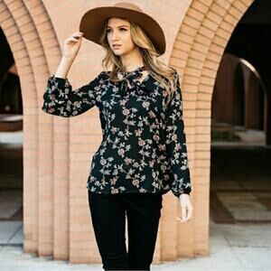 3/$20 Les Amis Black Floral Tie Neck Chiffon Blouse Size S